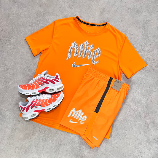 Nike Run Division Miler Set