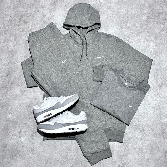 Nike Essentials Full Set