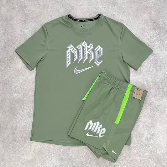 Nike Run Division Miler Set