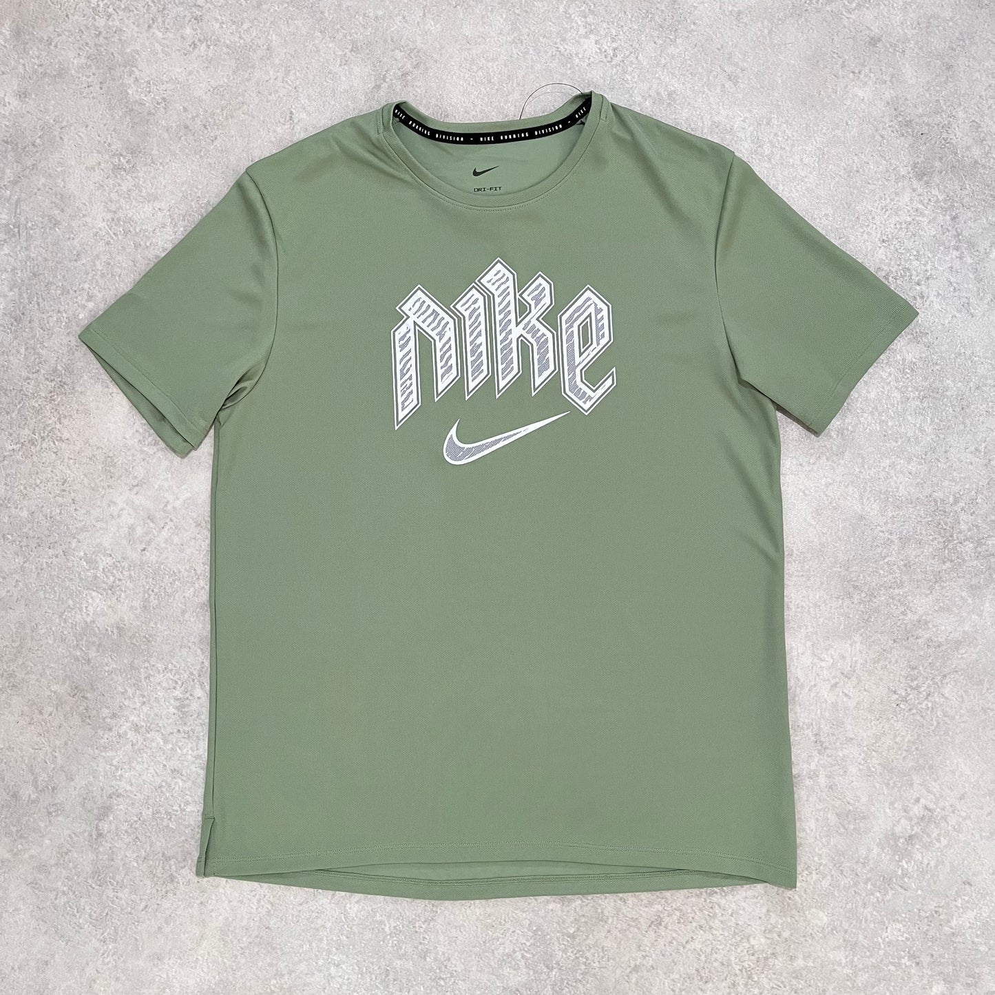 Nike Run Division Miler Set